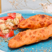 empanadillas de tomate, mozzarella y jamón ibérico