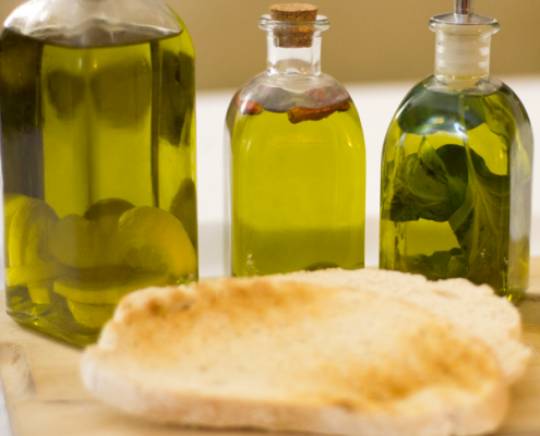 aceite de oliva aromatizado de albahaca, picante, cítrico