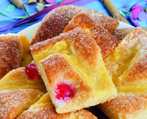 Coca de San Juan con Crema Pastelera