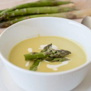 crema de espárragos verdes