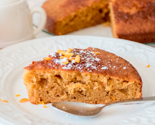 Bizcocho de naranja, aceite y canela en olla