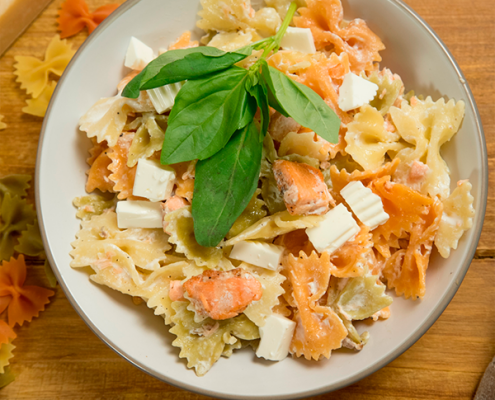 pasta con salmón y queso fresco