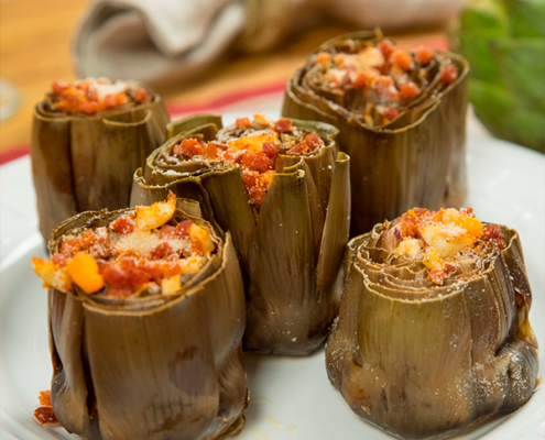 alcachofas al horno con jamón y huevo duro