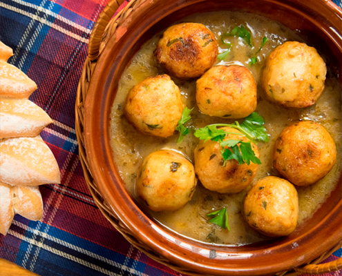 Albóndigas de merluza en salsa verde