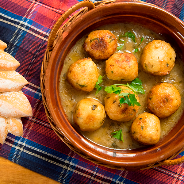 Albóndigas de merluza en salsa verde