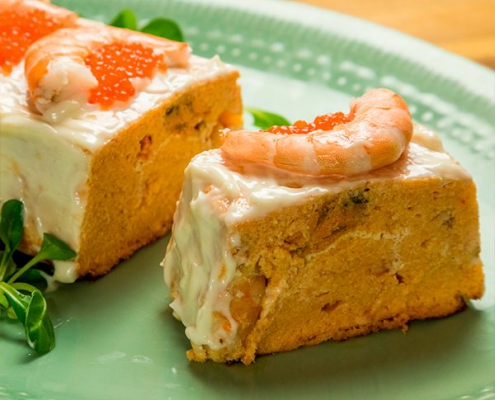 pastel de bacalao, langostinos y mejillones