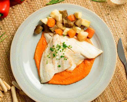 dorada a la plancha con verduras al horno