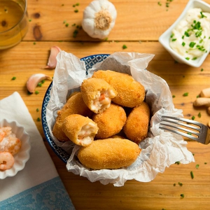 croquetas de gambas al ajillo