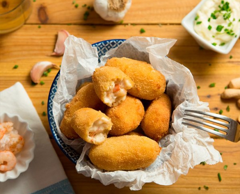 croquetas de gambas al ajillo