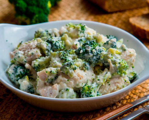 pollo alfredo con brócoli