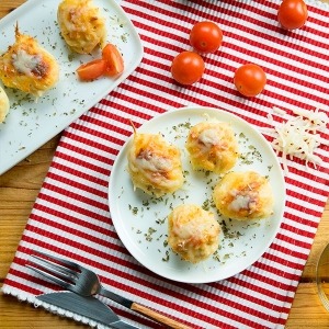 huevos rellenos de bacalao y verduras