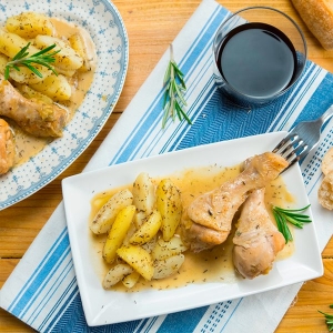 pollo guisado en salsa de manzana