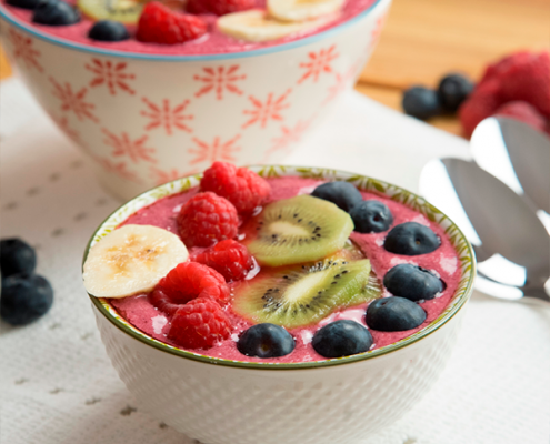 batido de frutos rojos y aceite de coco