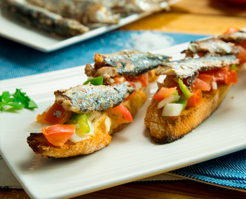 Sardinas a la sal con picadillo de la abuela