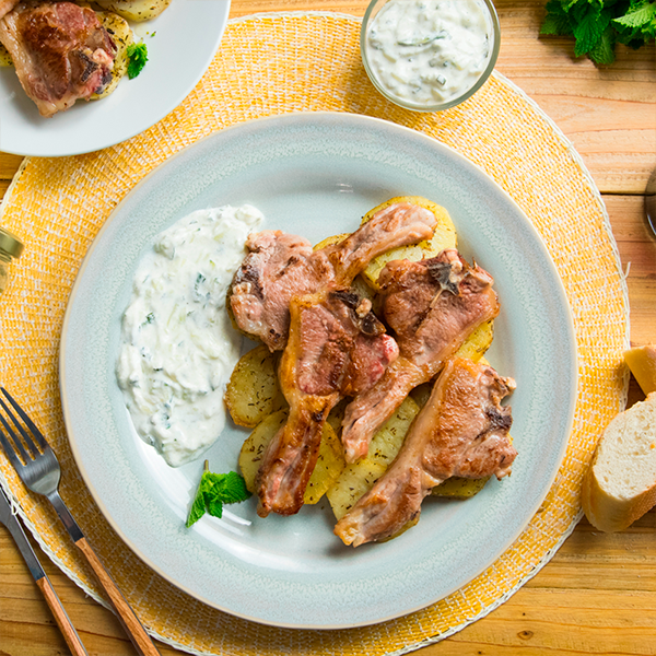 Chuletas con tzaziki de coco