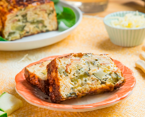 Pastel de calabacín, queso y bacon