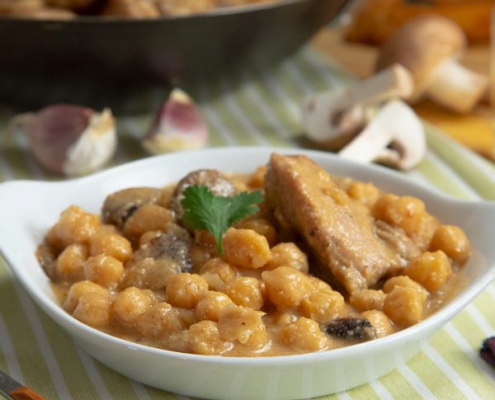 Garbanzos con pollo a la cerveza