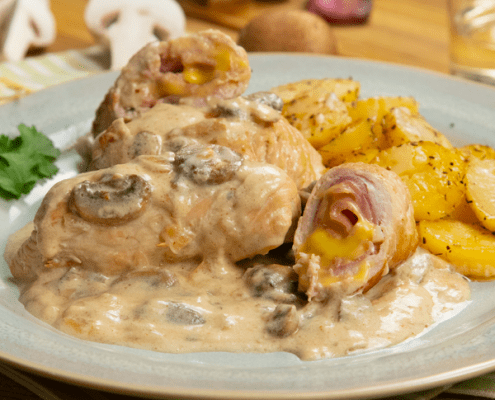 Cordon bleu de pavo en salsa de champiñones