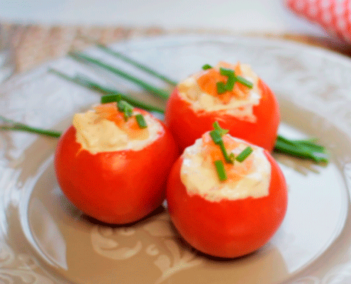 tomates rellenos de salmón