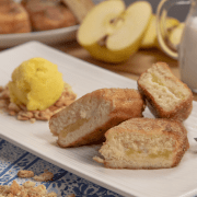 Torrijas rellenas de manzana