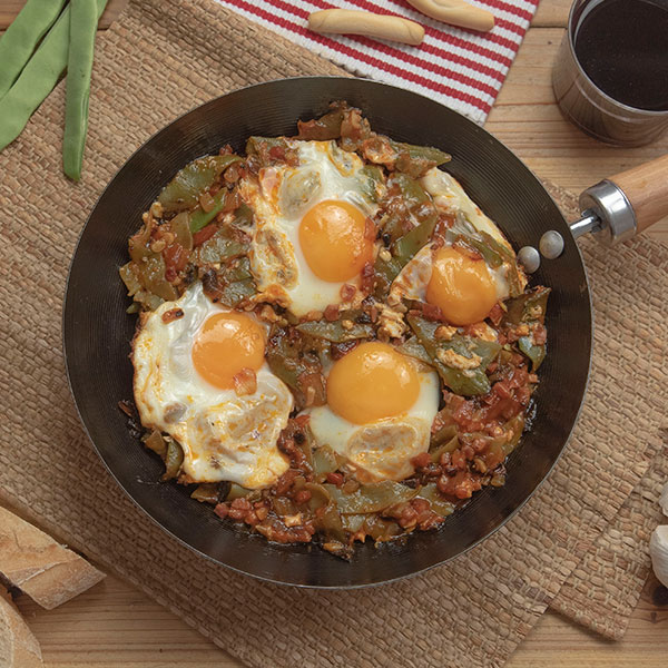 Judías verdes con tomate y huevo