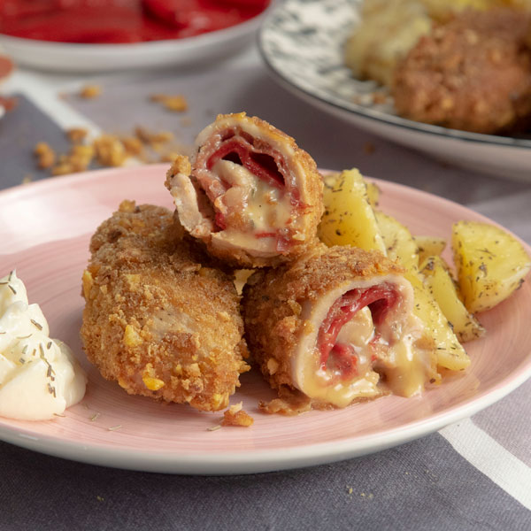 Rollitos de pollo rellenos de piquillos