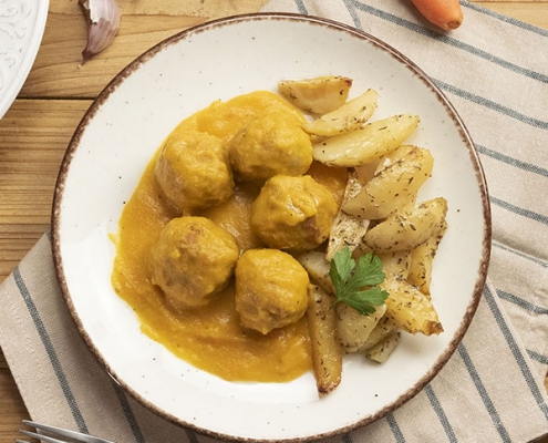 Albóndigas en salsa española