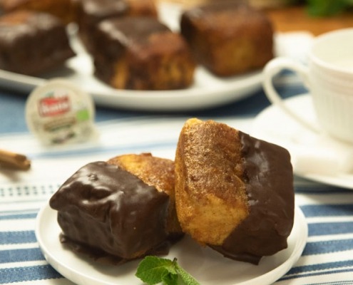 Torrijas de bizcocho con chocolate