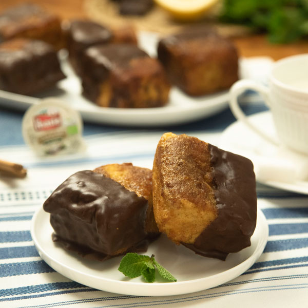 Torrijas de bizcocho con chocolate