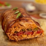 ¿Te gusta comer en compañía? Entonces este Pastel de pollo a la barbacoa te va a gustar. Es genial para un plan con los tuyos.