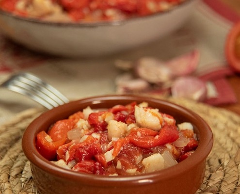 Ensalada de pimientos asados con bacalao con truco