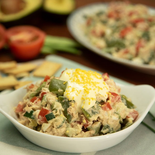 Ensaladilla de la huerta con mayonesa de aguacate