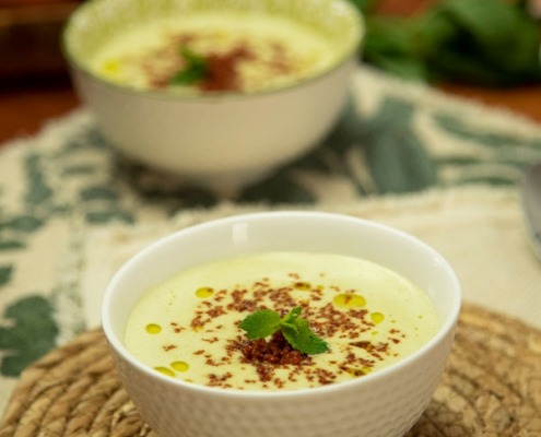 Gazpacho blanco con huevo frito