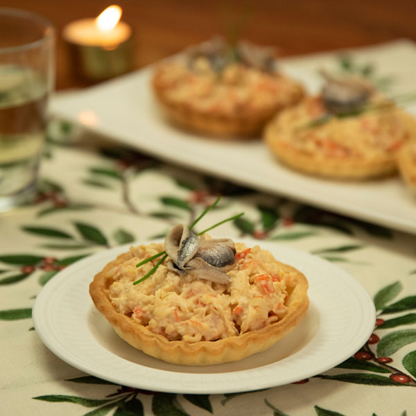 Tartaletas de cangrejo y boquerones