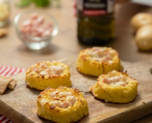 Cestas de patata rellenas de jamón y queso