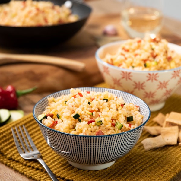 Arroz salteado con verduras y chorizo