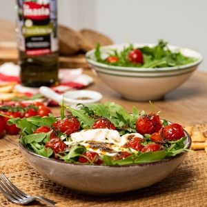 Ensalada de burrata con tomates cherry