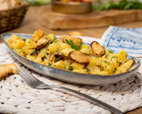 Patatas aliñadas con mejillones