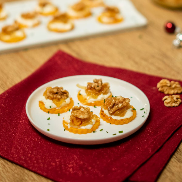 Canapés de calabaza, queso y nueces