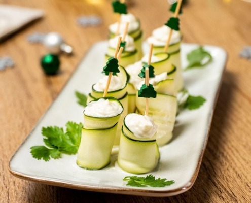 Carpaccio de calabacín con mousse de queso