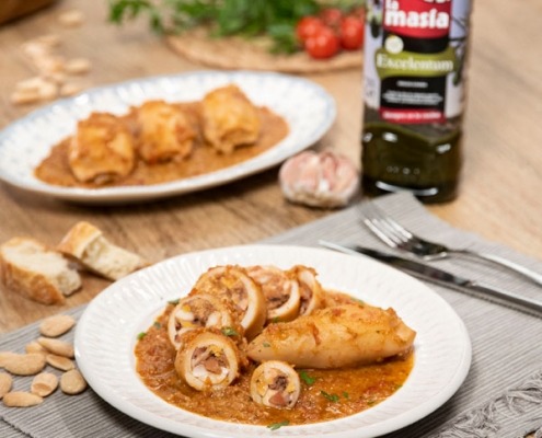 Calamares rellenos con salsa de almendras