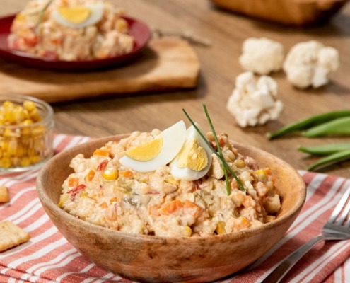 Ensaladilla de coliflor y salmón ahumado