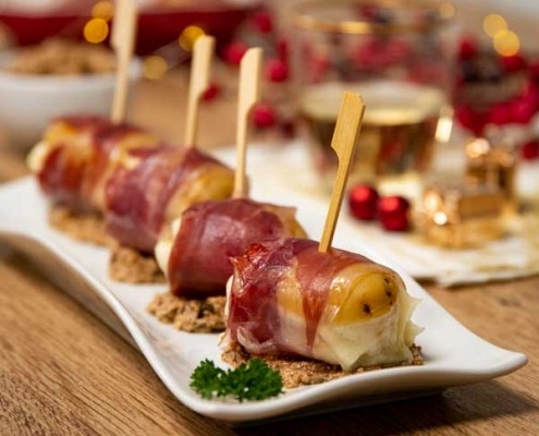 Canapés de patata, jamón y queso