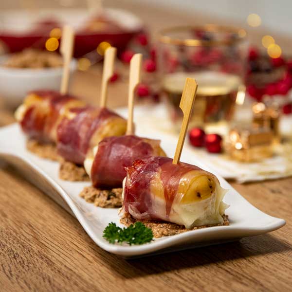 Canapés de patata, jamón y queso