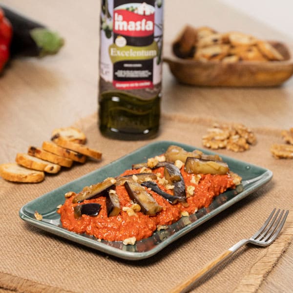 Ensalada de crema de pimientos con berenjenas caramelizadas