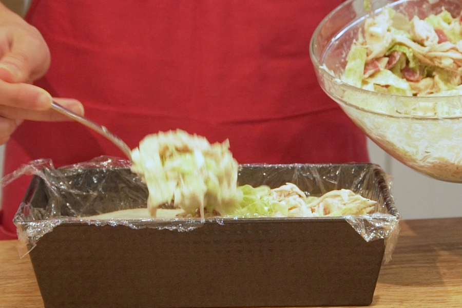 Receta casera de Pastel frío de pollo y bacon. Montamos el pastel