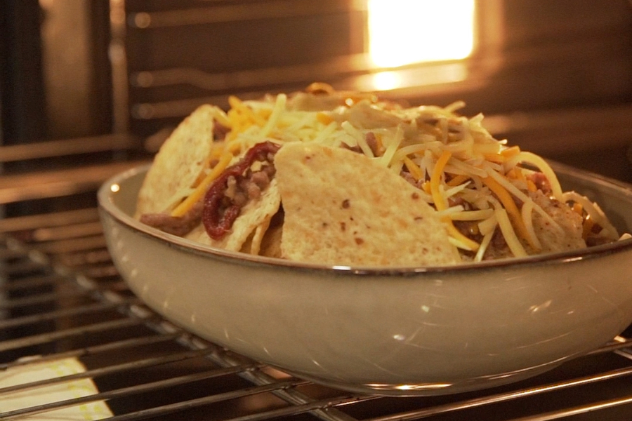 Receta casera de nachos con carne. Horneamos los nachos