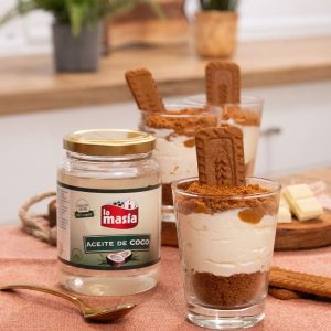 Receta casera de cremoso de chocolate blanco y galletas. aceite de coco Virgen Extra Ecológico La Masía
