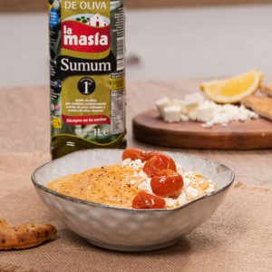 Receta casera de hummus de cherrys asados.