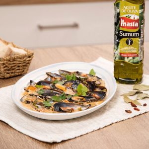 Receta casera de mejillones al curry. Con aceite de oliva Sumum La Masía